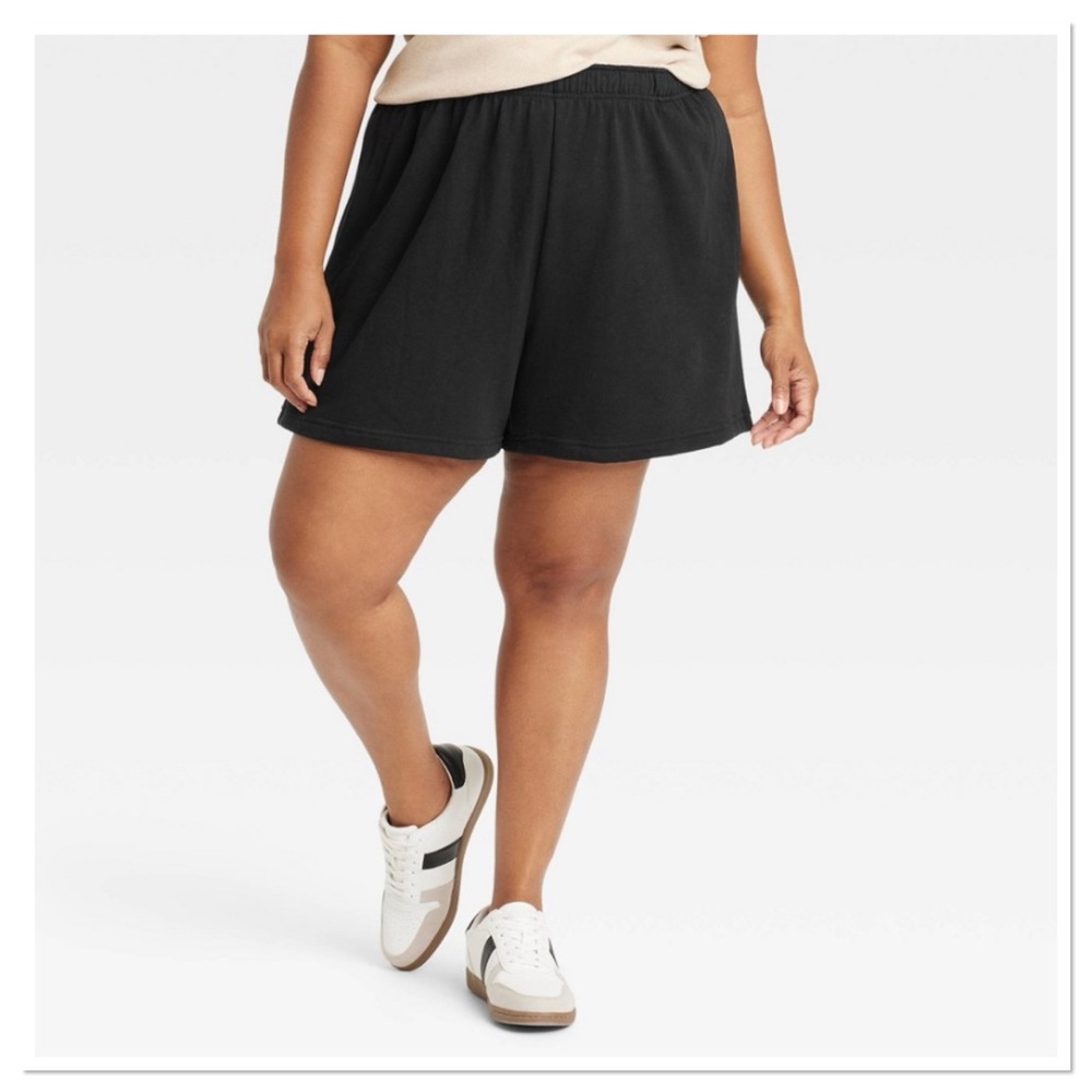 Women's Leisure Studio Mid-Thigh Fleece Black Casual Shorts